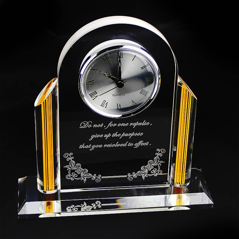 Factory hot sold crystal plexiglass trophy shape acrylic clock